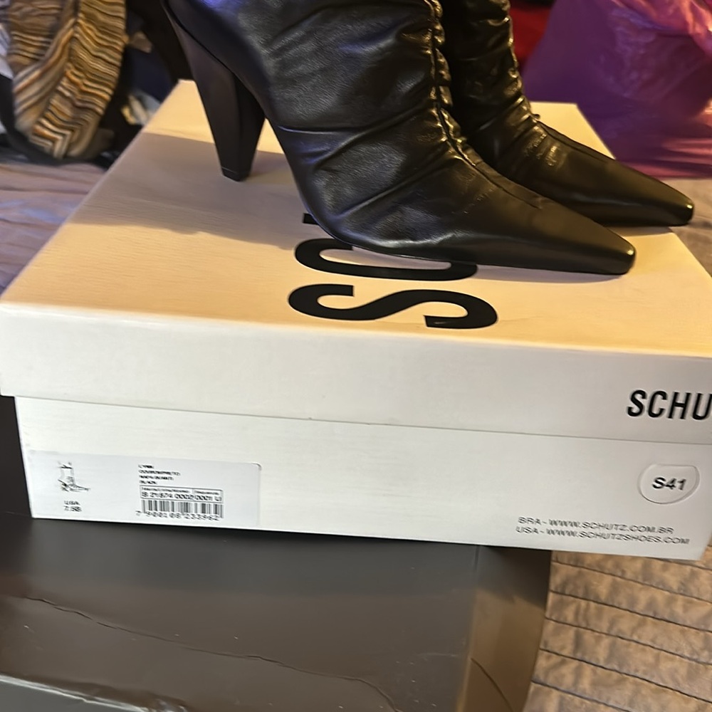 Schultz booties - Picture 2 of 4
